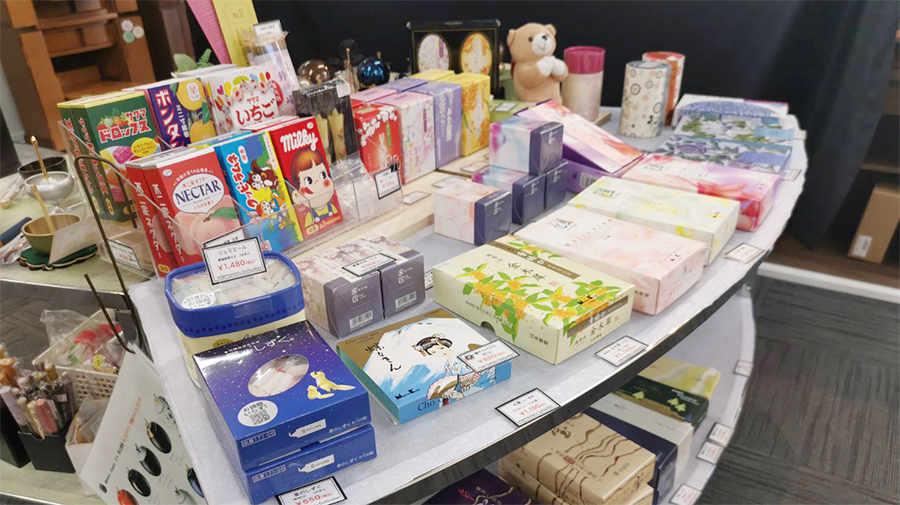 お仏壇とお墓の広仏広島店の線香などの日用品